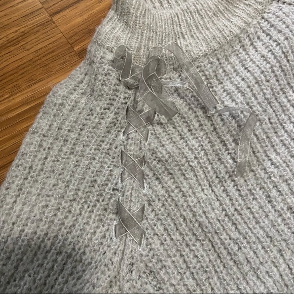 Lauren Conrad sweater XS - Picture 4 of 9